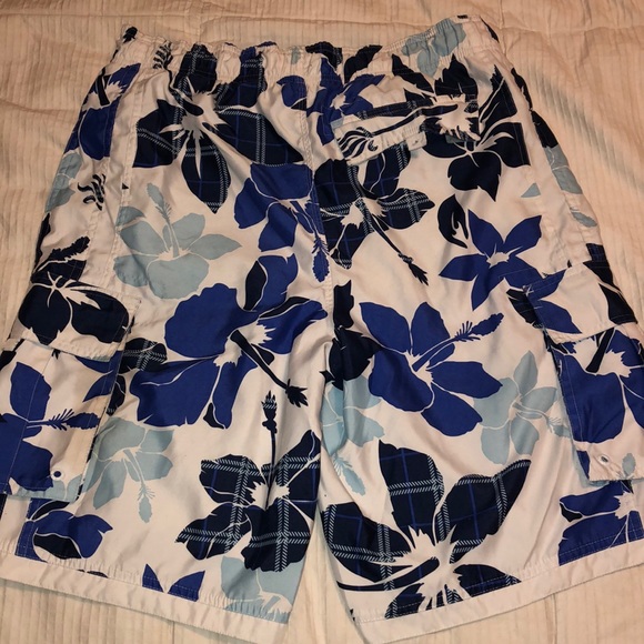 Hawaiian Print Swim Trunks - Picture 2 of 3